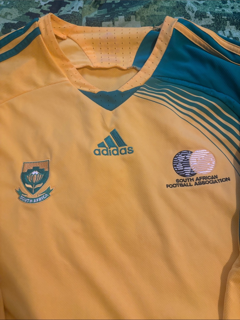 Adidas South Africa 🇿🇦 FIFA World Cup 2010 national soccer team jersey - Picture 2 of 5